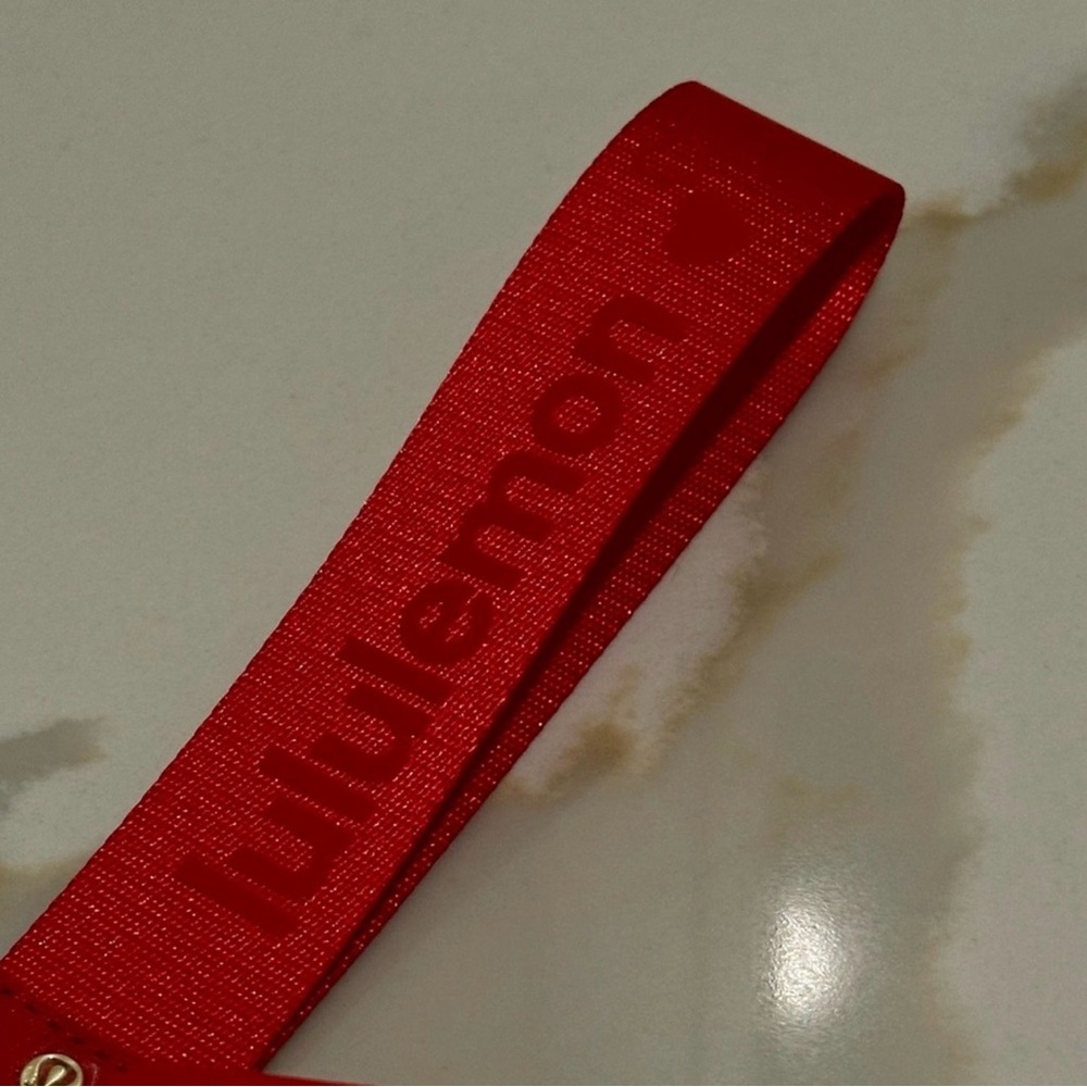 NWT! Lululemon Heart Wristlet Oxford Red - Picture 13 of 15